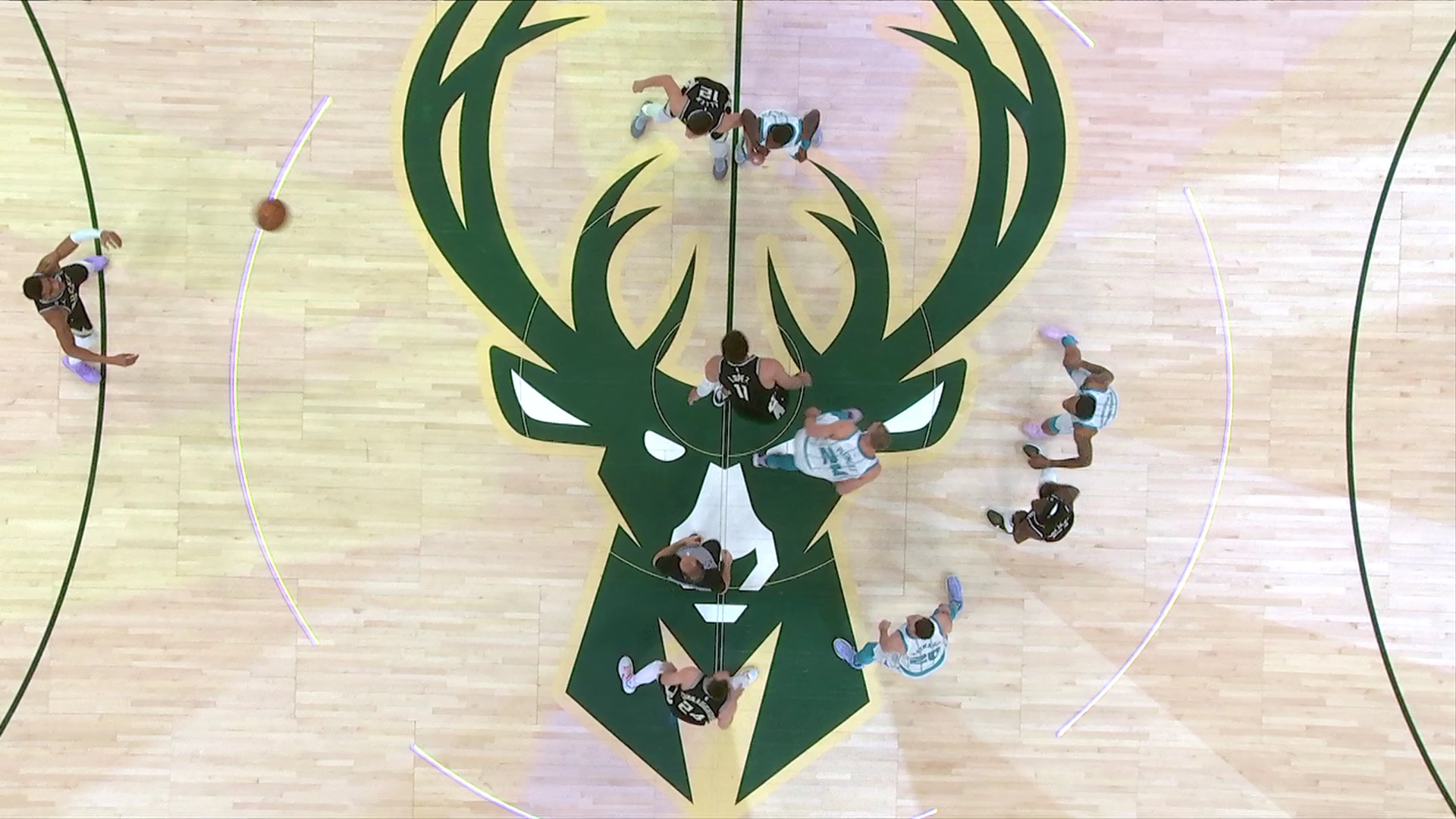 关于黄蜂血洗雄鹿B队，米尔萨普送出助攻的信息