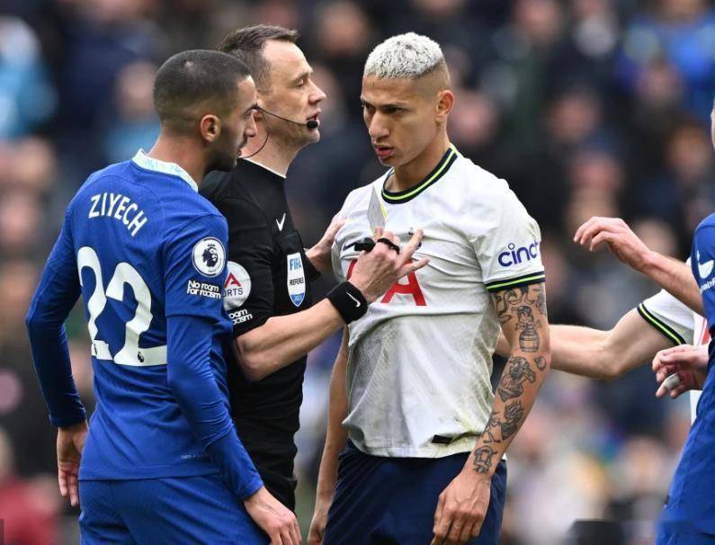 巴西轻取韩国，孔蒂三分雨点燃全场的简单介绍