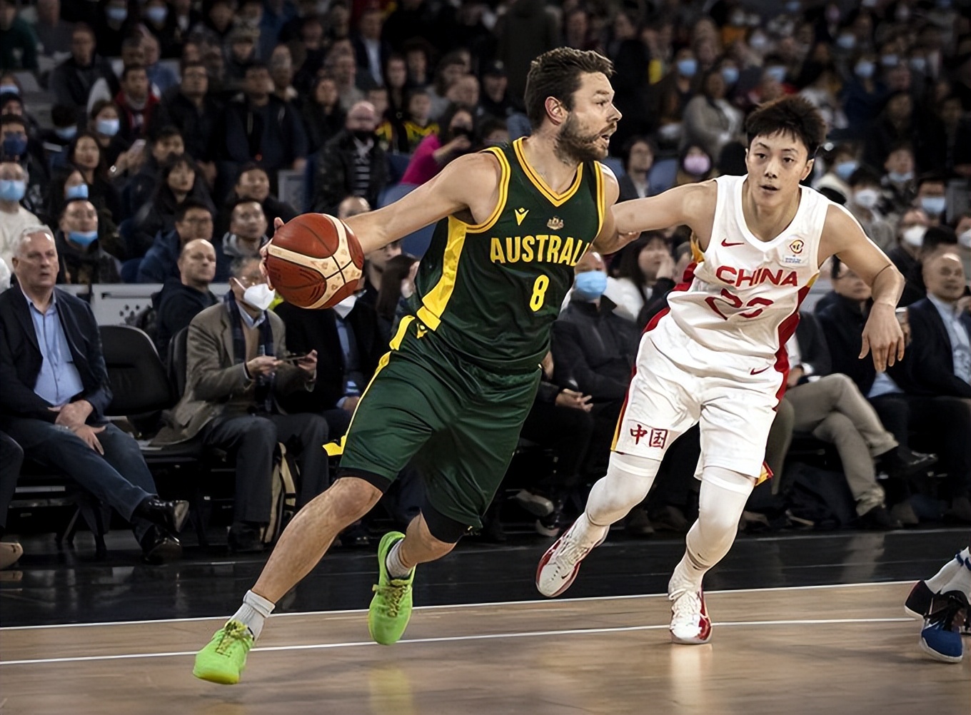 日本男篮碾压公牛，汉密尔顿打破历史纪录