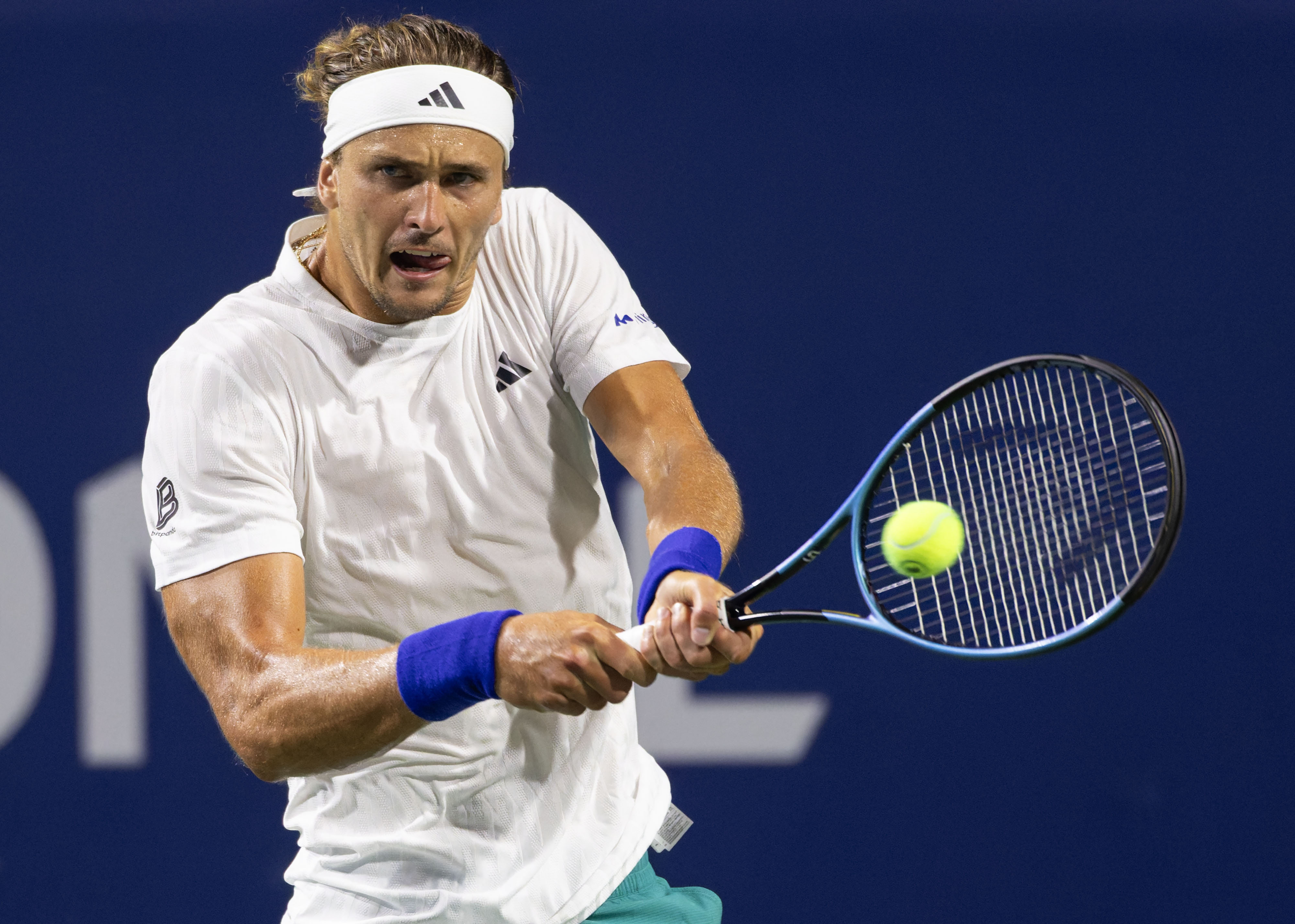 意大利网球队爆冷日本网球队，兹维列夫统治全场的简单介绍