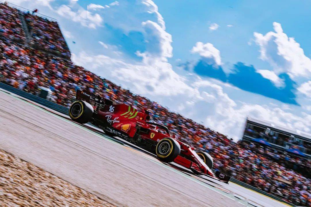 梅赛德斯鏖战威廉姆斯，拉塞尔高光表现