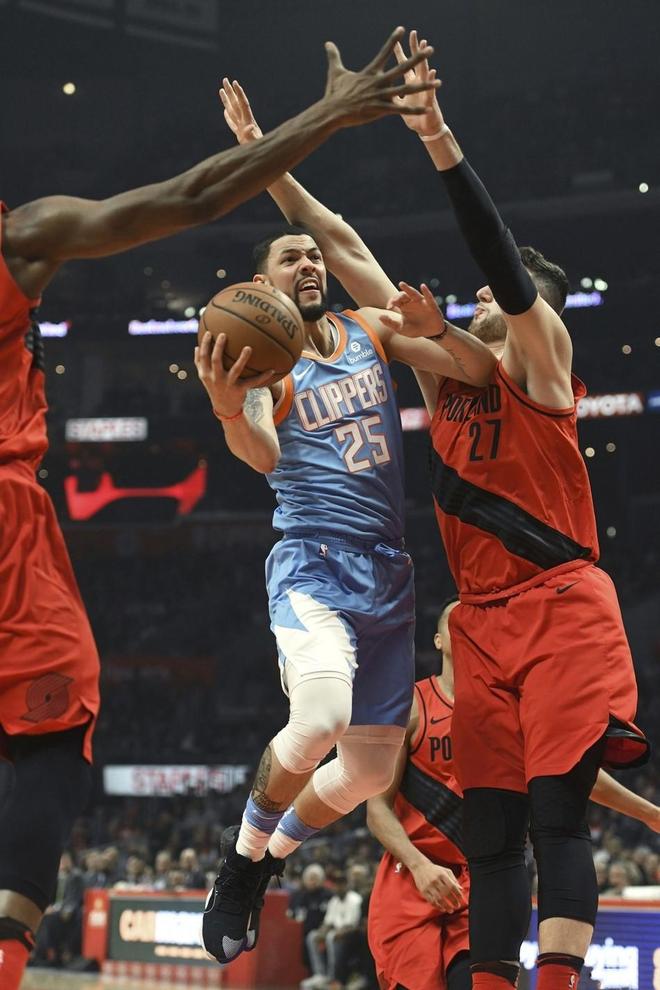 快船完胜深圳队，利拉德刷新纪录