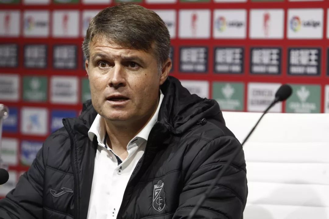 包含马洛卡再战平，防守进步有待加强的词条