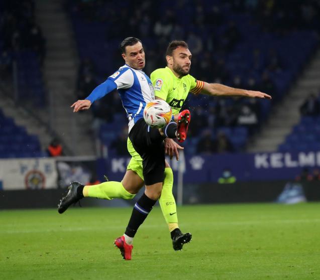 包含马洛卡再战平，防守进步有待加强的词条