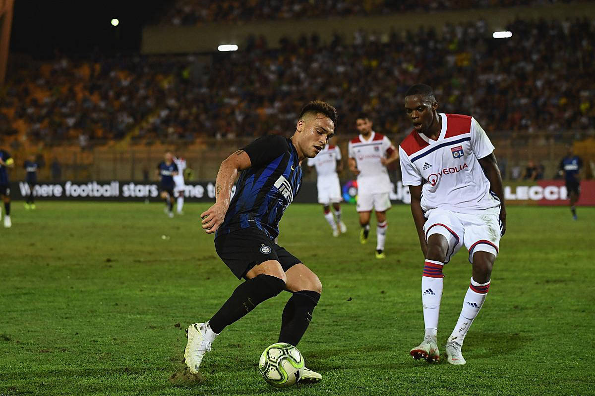 包含里昂球员表现出色,领先排名赛事前六名的词条 包含里昂球员表现出色,领先排名赛事前六名的词条