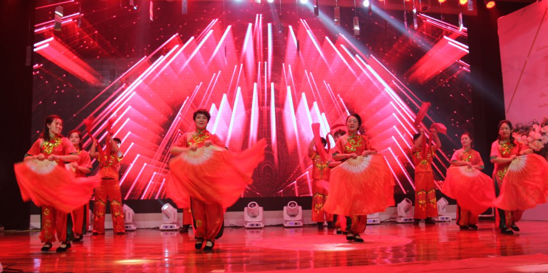 砥砺前行:乌克兰选手闪耀舞台 砥砺前行:乌克兰选手闪耀舞台