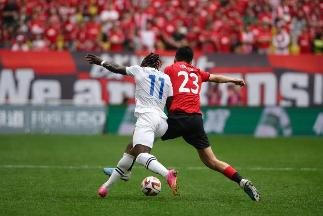 关于足球赛事精彩无限，各队实力拼搏的信息