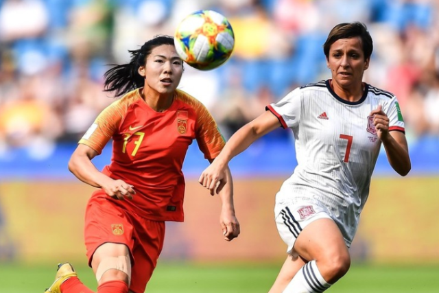 瑞士女足惊险晋级，挺进半决赛的简单介绍