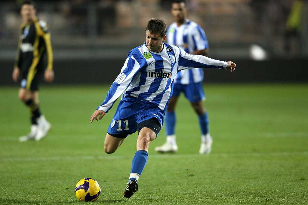 亚眠主场艰难获胜，终结连败