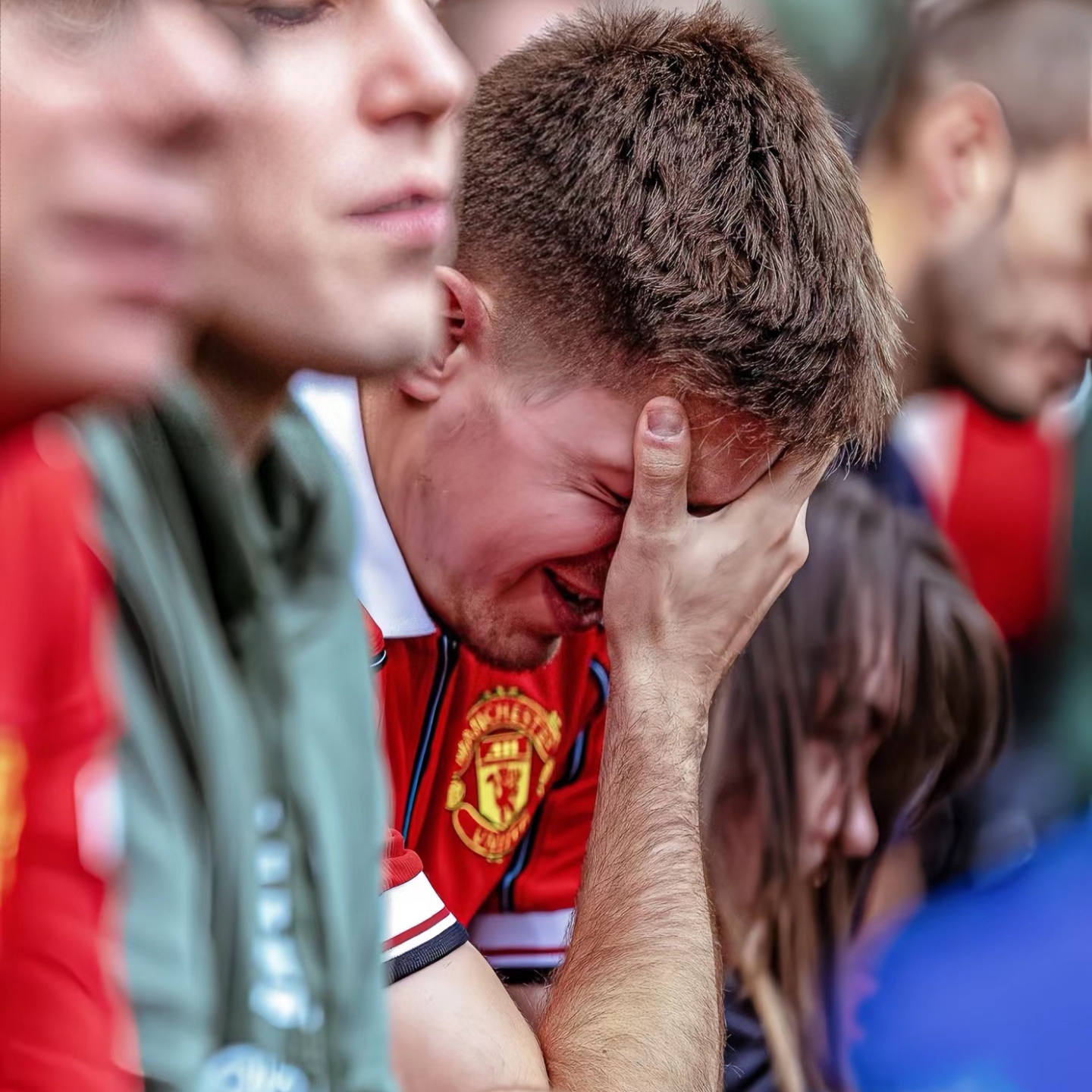 里昂球员遭遇失误，导致失利