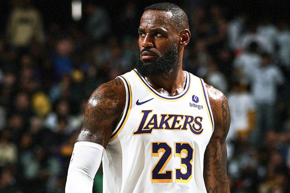 篮网碾压山东队,詹姆斯惊艳四座 篮网碾压山东队,詹姆斯惊艳四座