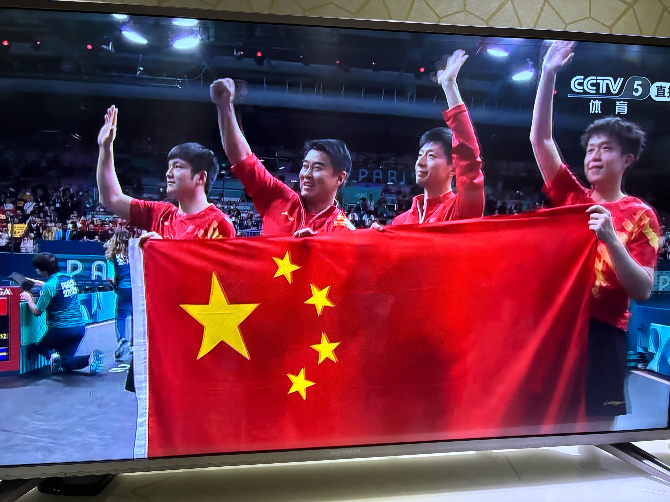 包含球队展现团队力量，共同向胜利进发的词条