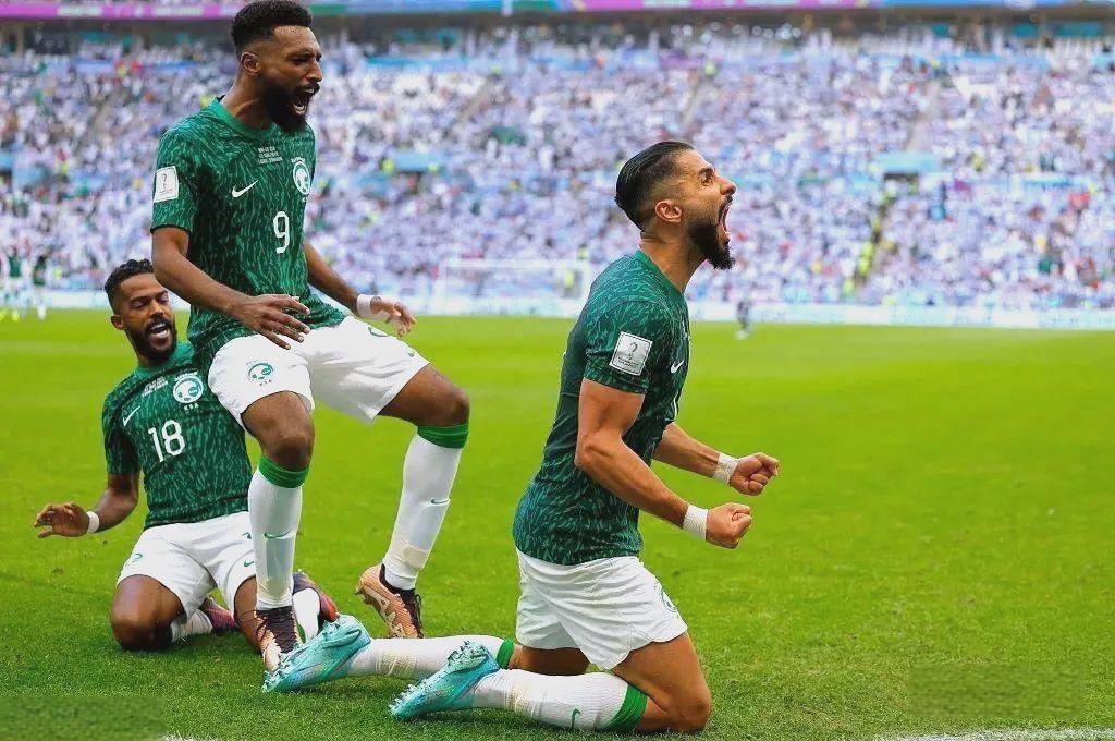 马赛逆转阿根廷,奥亚尔萨瓦尔扛起全队 马赛逆转阿根廷,奥亚尔萨瓦尔扛起全队