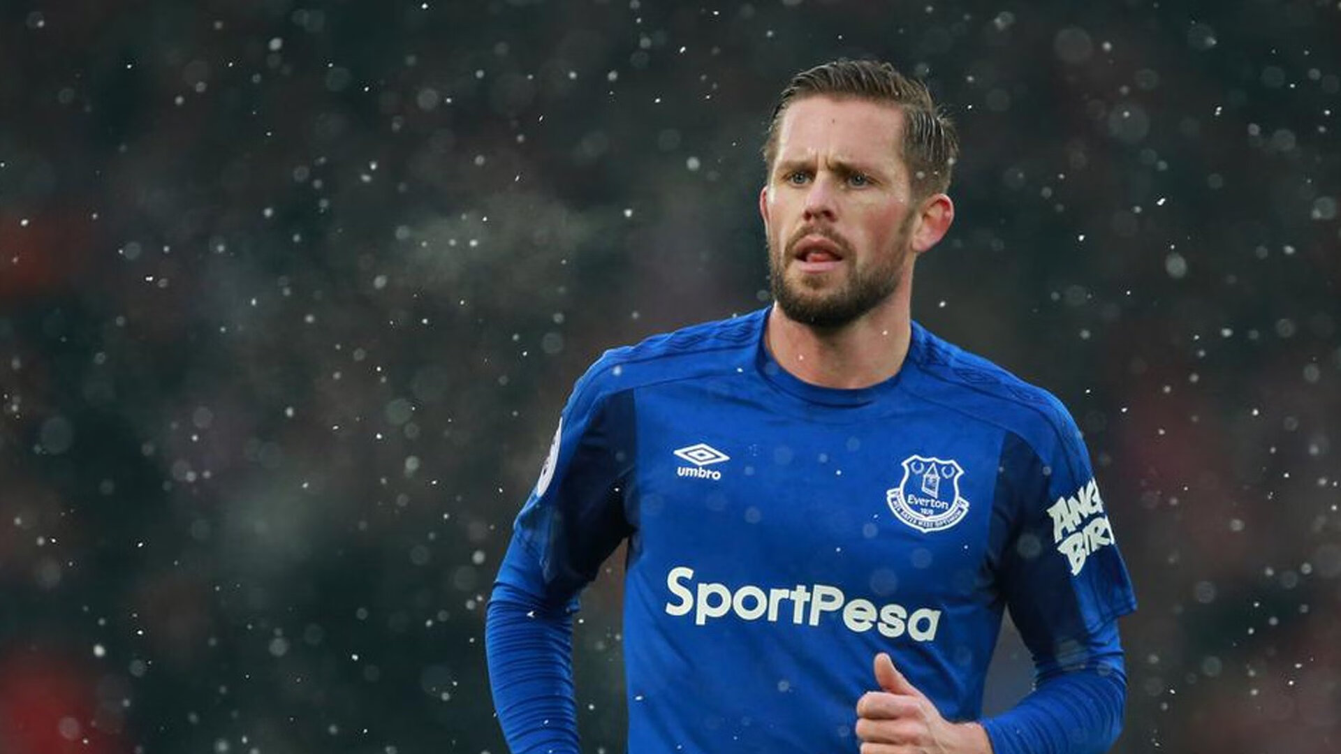 欧冠淘汰赛之夜，阿拉巴在重压下的完美爆发