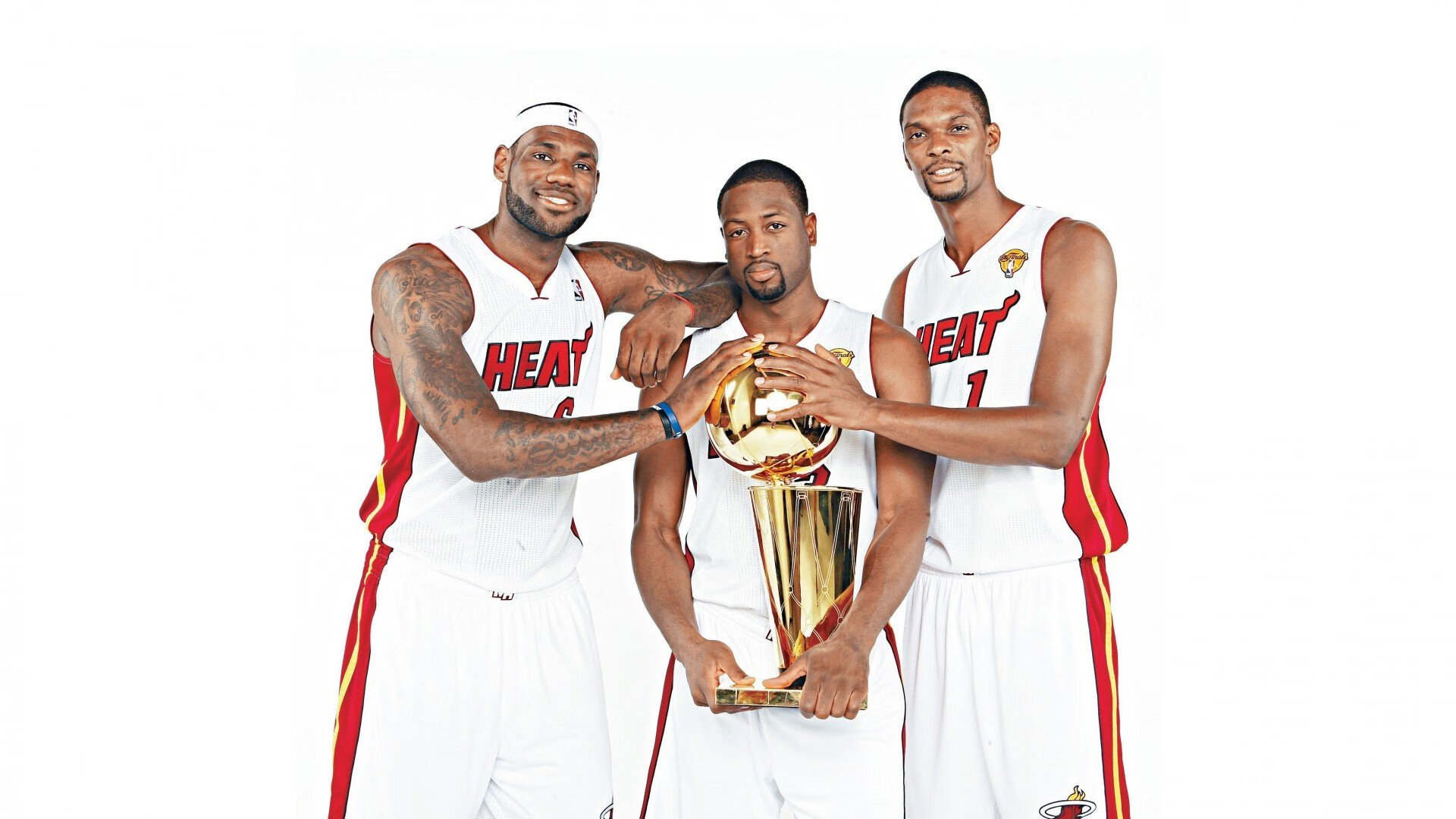 米切尔末节狂飙定乾坤，雄鹿硬仗力克浙江队展冠军底蕴